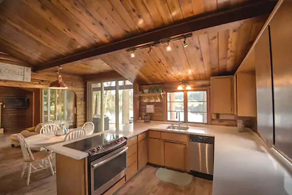 Kitchen entering the front door