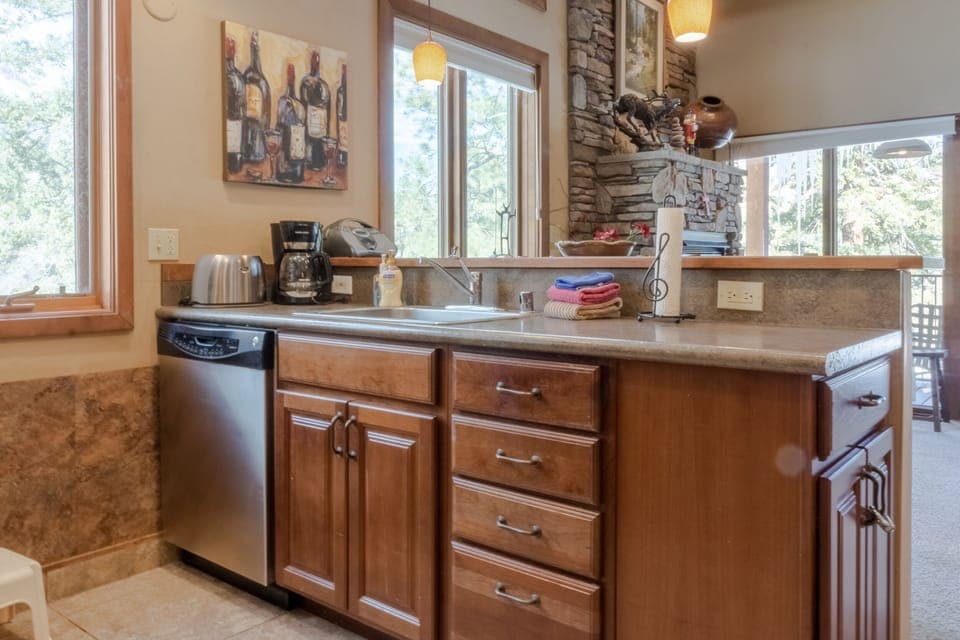 Full Kitchen - Full Kitchen