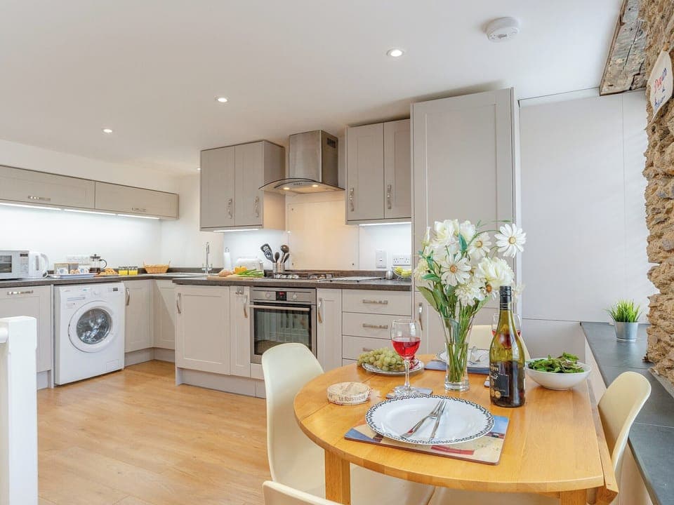 Charming open plan living space | Dayan Cottage, Fowey