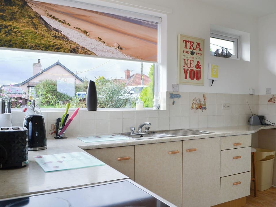 Kitchen | Tigh Na Mara - Hunmanby Gap Cottages, Hunmanby Gap, near Filey