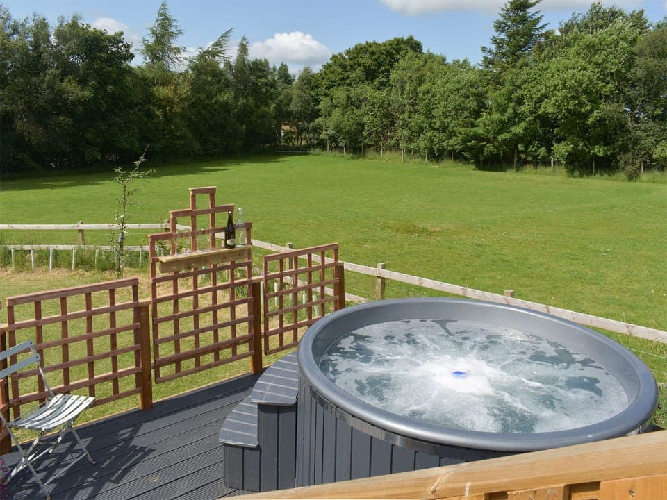 Hot tub | Pentland Pod, Leadburn, near West Linton