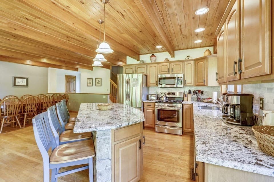 Main Level Kitchen 
