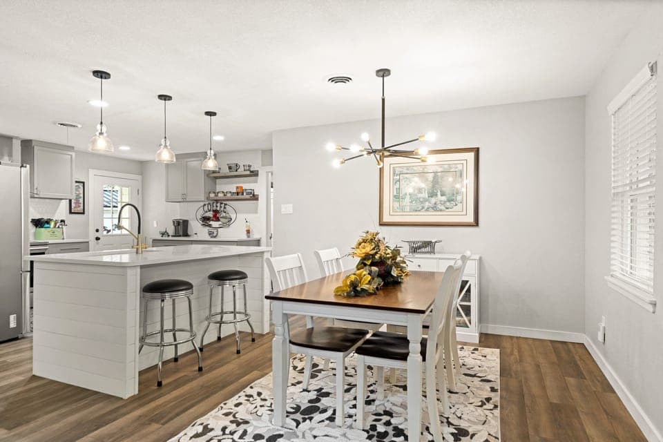 Kitchen & Dining Room