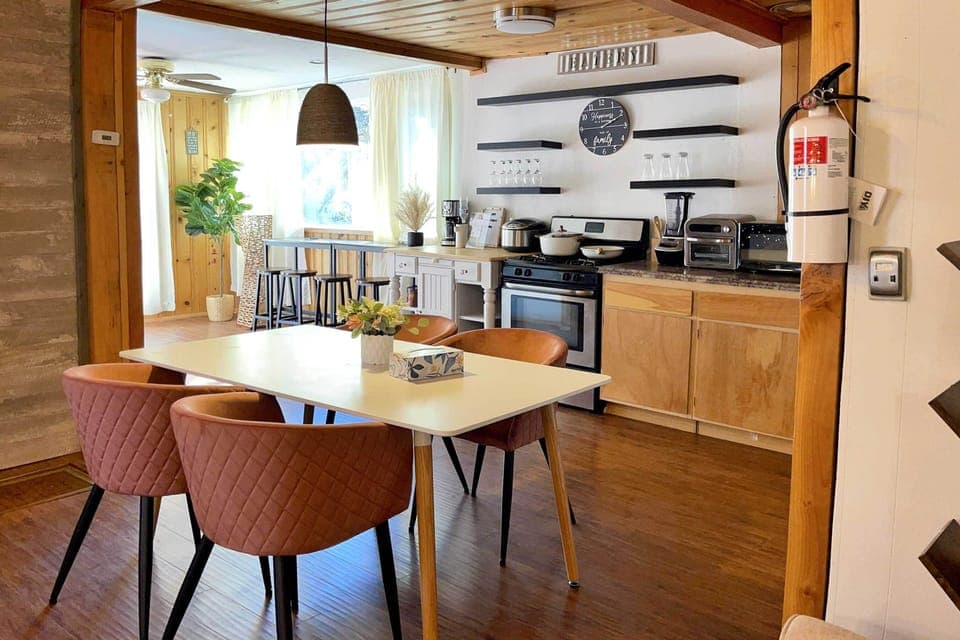 Dining Area | Dishware & Flatware Provided
