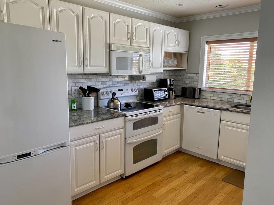 Regular coffee maker and keurig coffeemaker provided