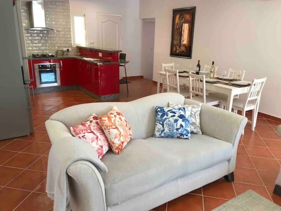 Lounge, dining and kitchen area 