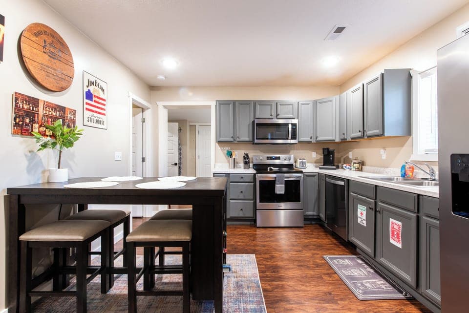 Full Kitchen