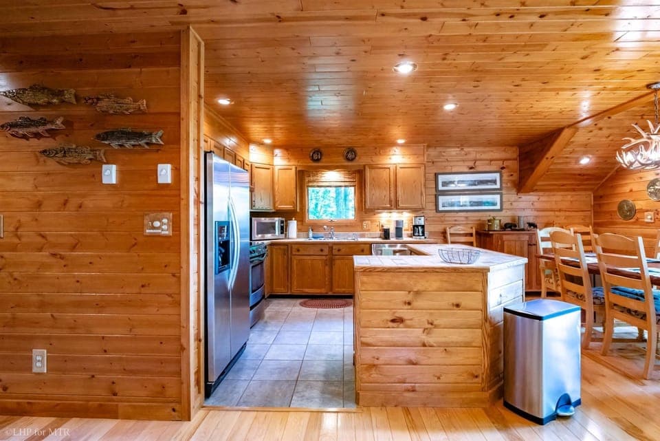 Main Level Kitchen 