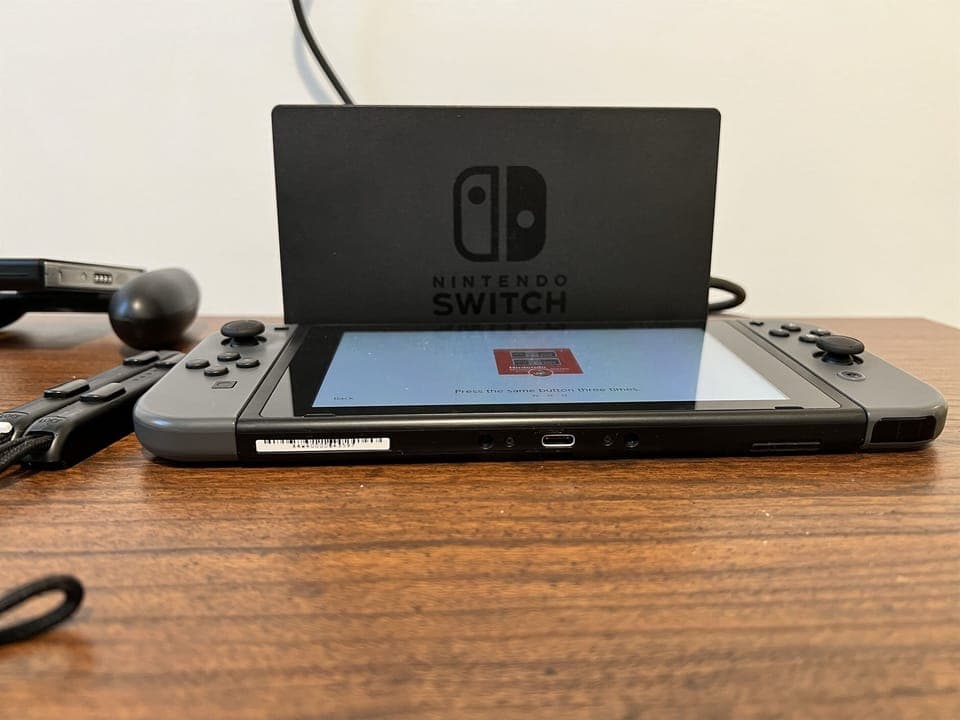 Nintendo in bunkroom