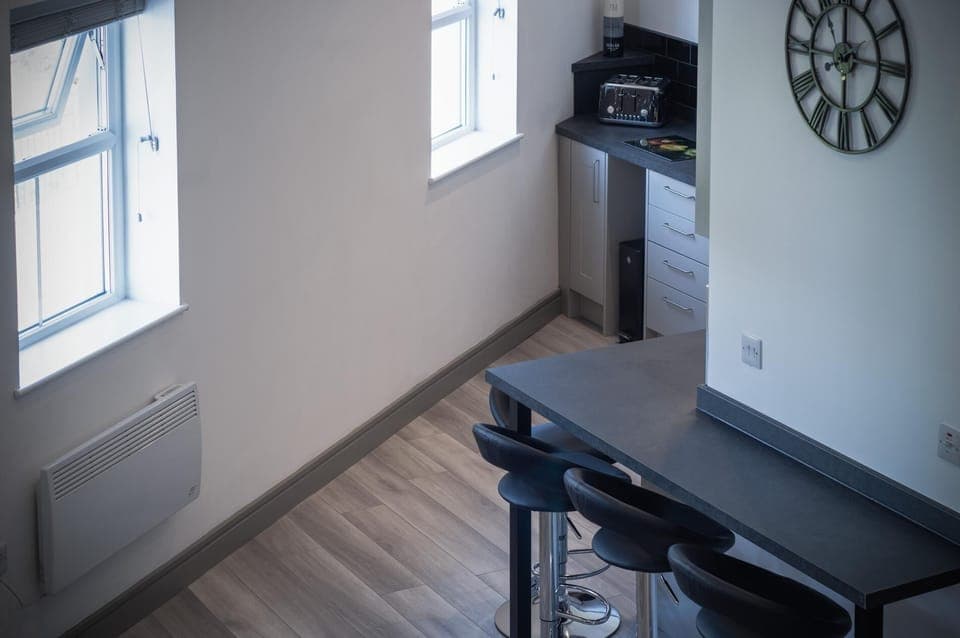 Four Seasons - 2 Bedroom Apartment - Tenby (11590)