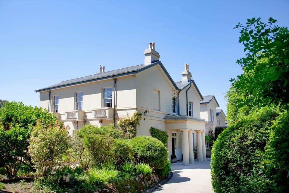 Luxury Self Catering Accommodation in Torquay - St Anne's Manor.