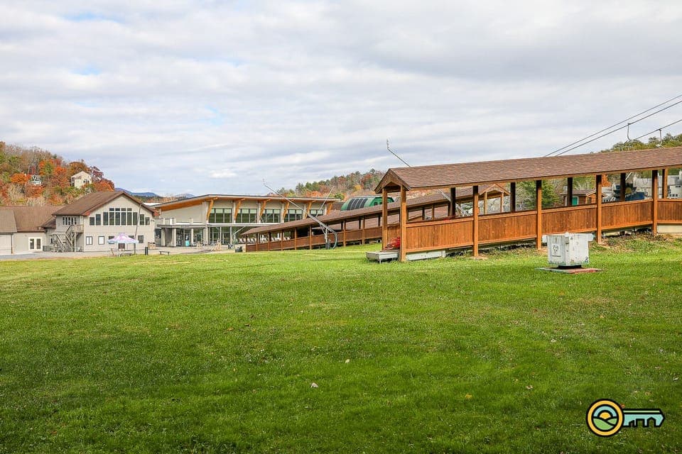 View to ski slopes and Bryce Resort