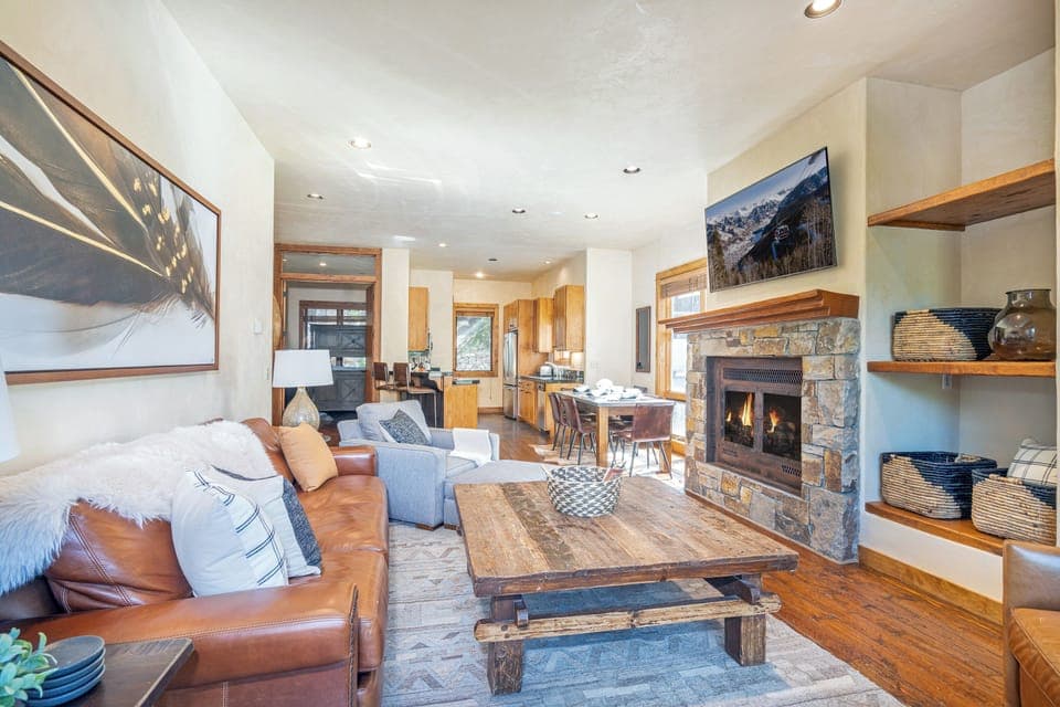 3.4-sunshine-at-terraces-telluride-vacation-rental-living-room-3-edit