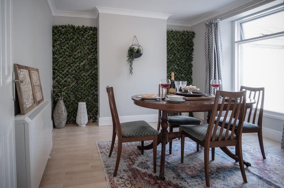 Langland Road - 2 Bedroom Town House - Mumbles (1743)