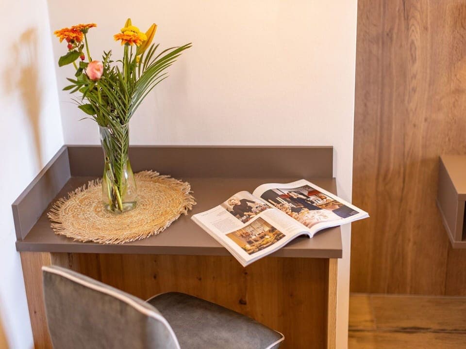 Flower, Table, Plant, Furniture, Flowerpot, Houseplant, Vase, Wood, Interior Design, Rectangle