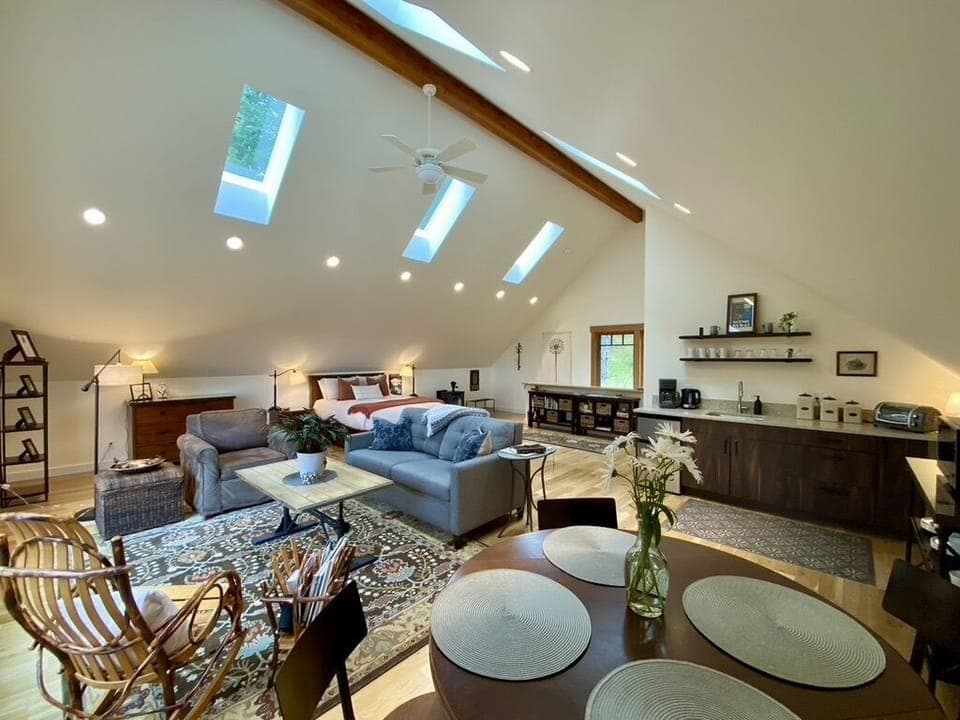 Over all view of suite with equipped kitchenette