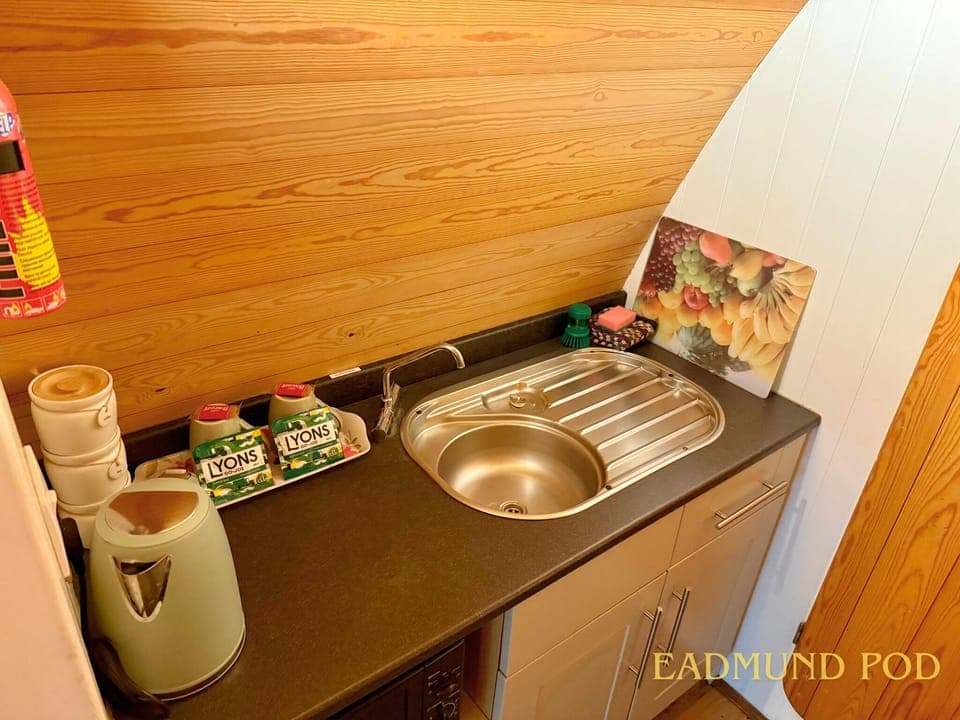 Kitchenette and welcome coffee & biscuits