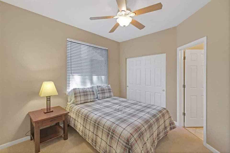 Middle Bedroom