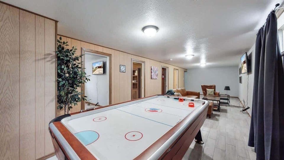 Fun air hockey table