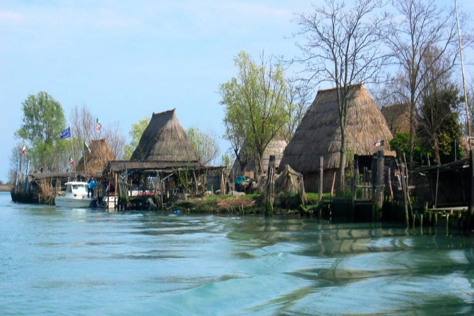 Surroundings [summer] (1-5 km)