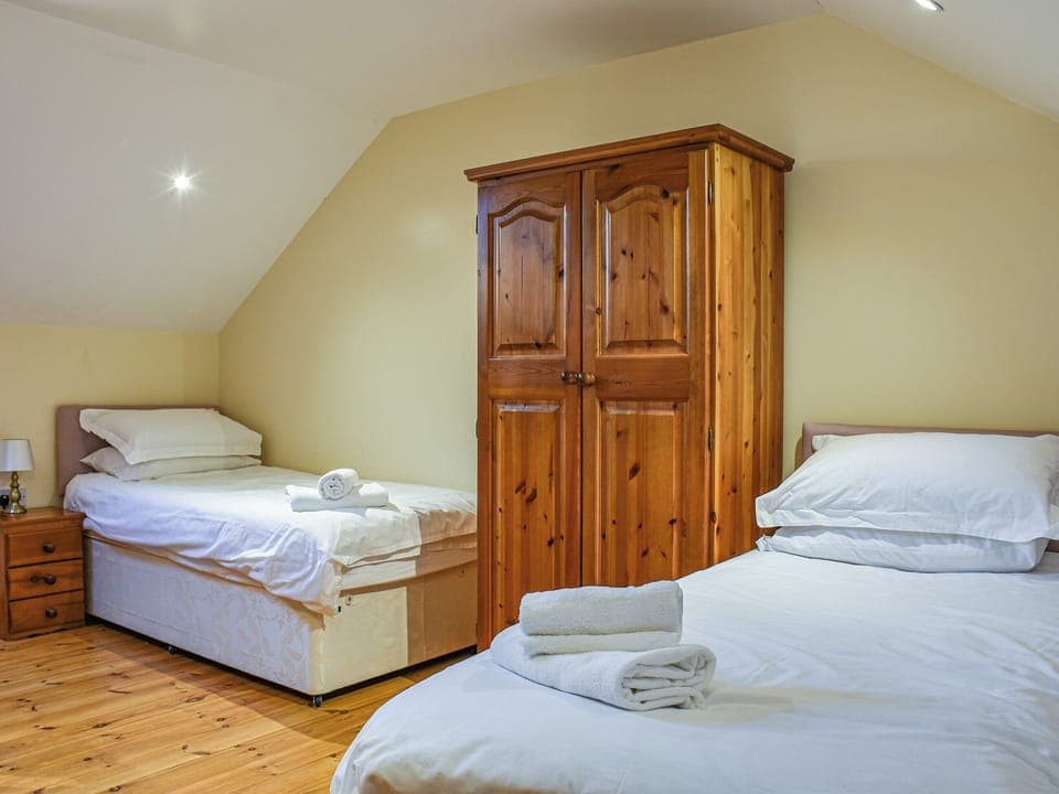 Bedroom | Poppy Cottage - Duffryn Farm Cottages, Dunvant