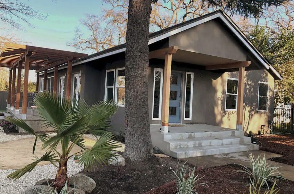 Fully gated with lots of outdoor spaces and options