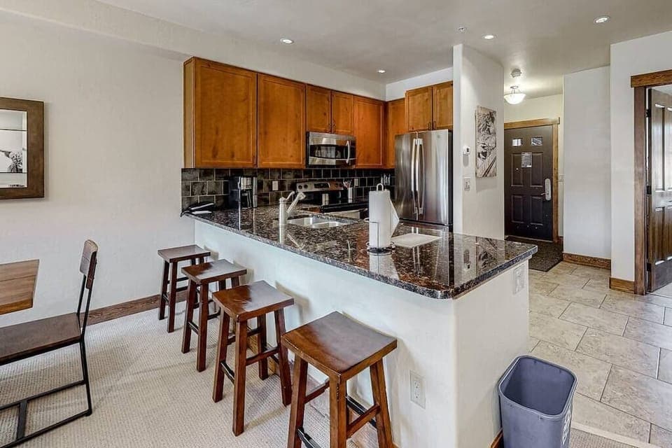 Kitchen and Bar seating
