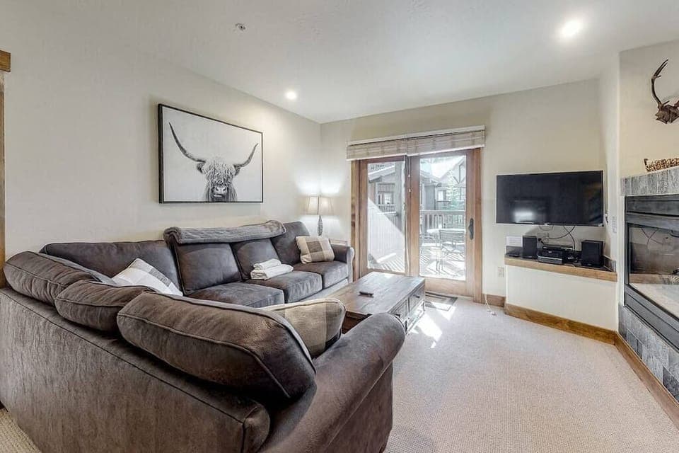 Living Room (1)