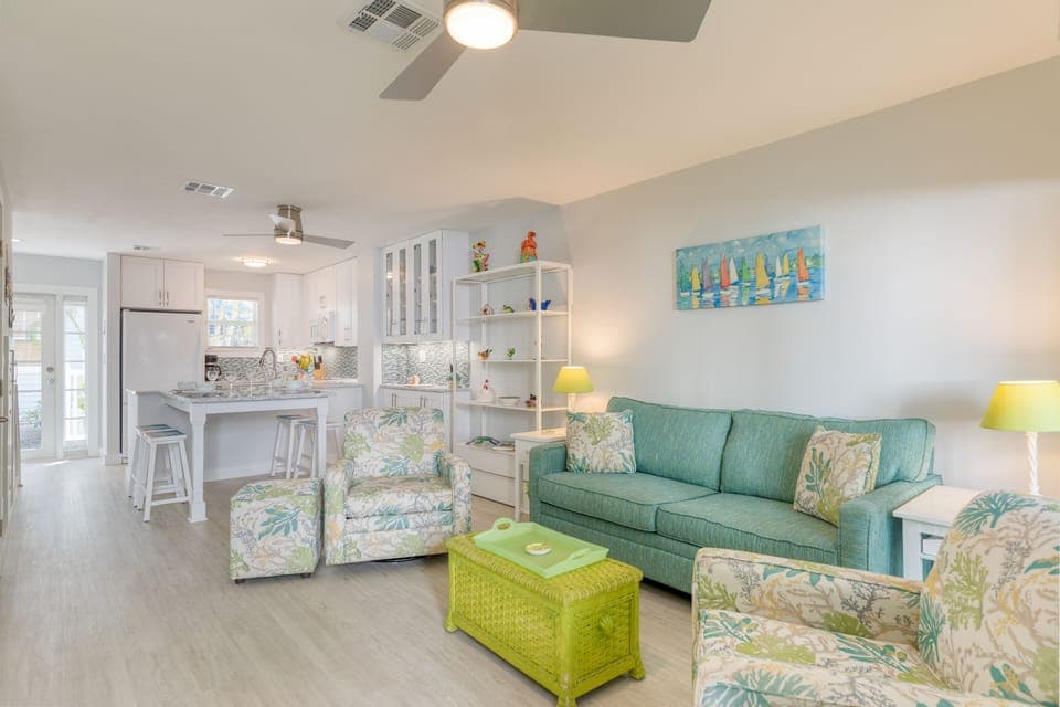 Open layout makes it easy for your group to connect.