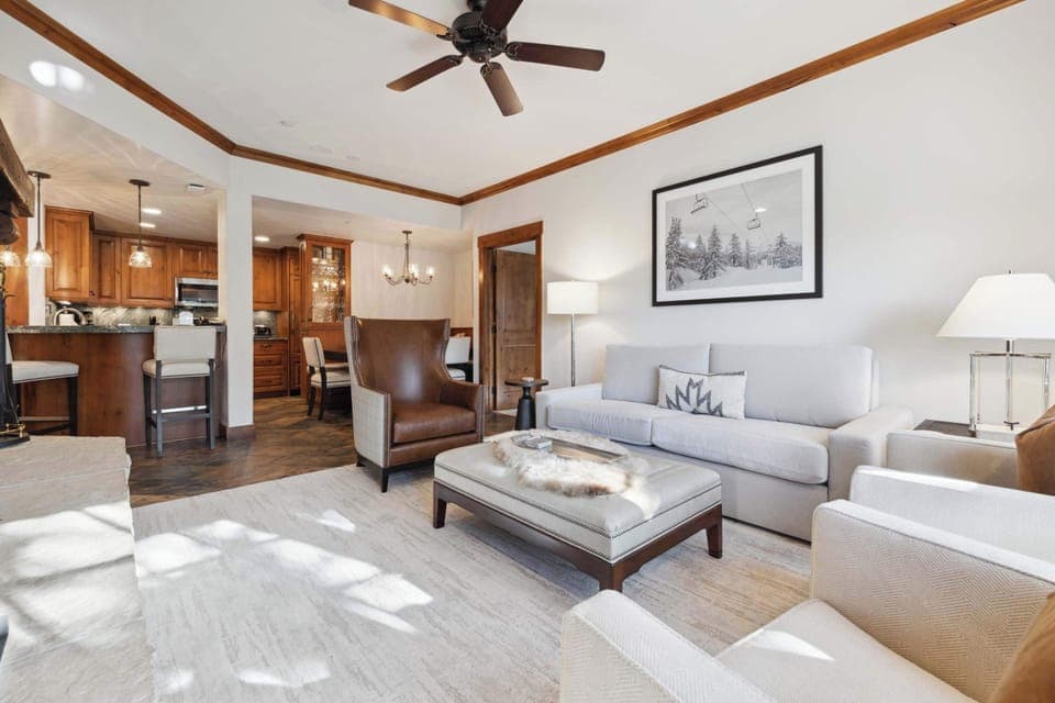 charter-f220-2783_54462400686_o