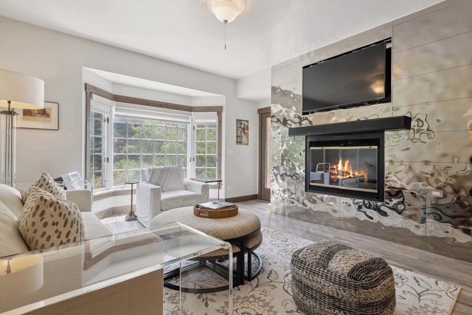 charter-d350-6945_54687364561_o