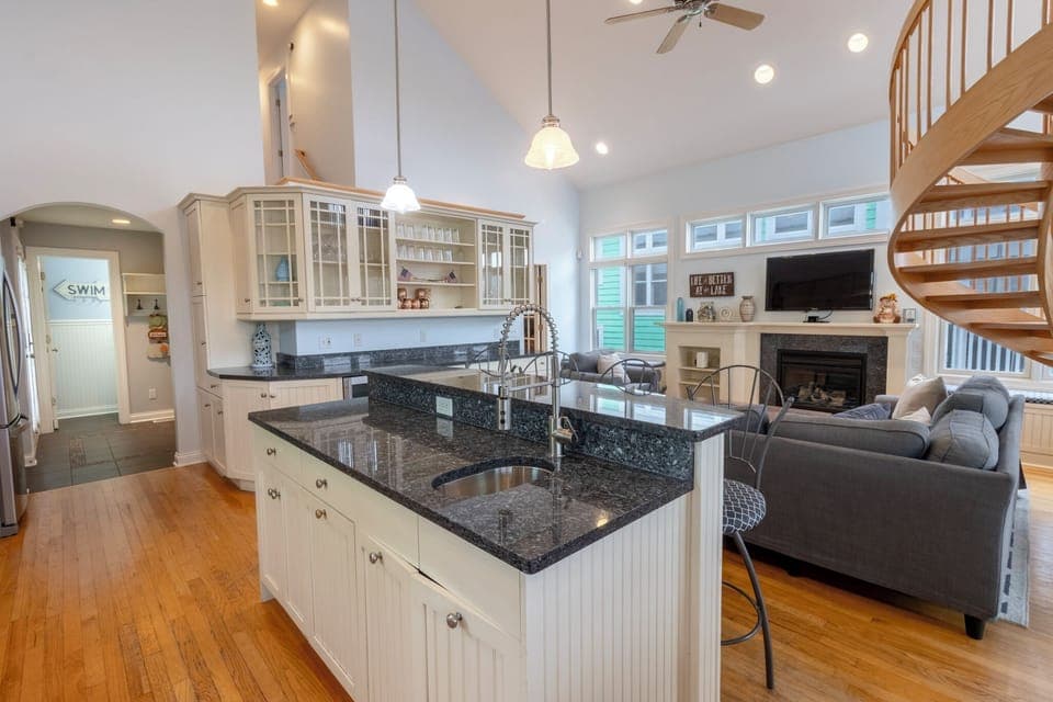 Main Level | Kitchen | Living Room