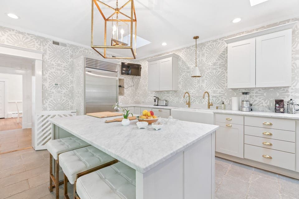 Expansive Kitchen