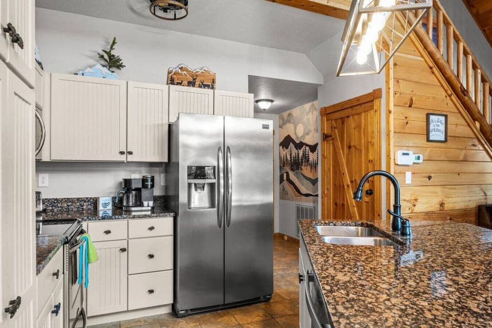 Full appliances as well as a Keurig Duo coffee maker for both standard coffee and K-cups.