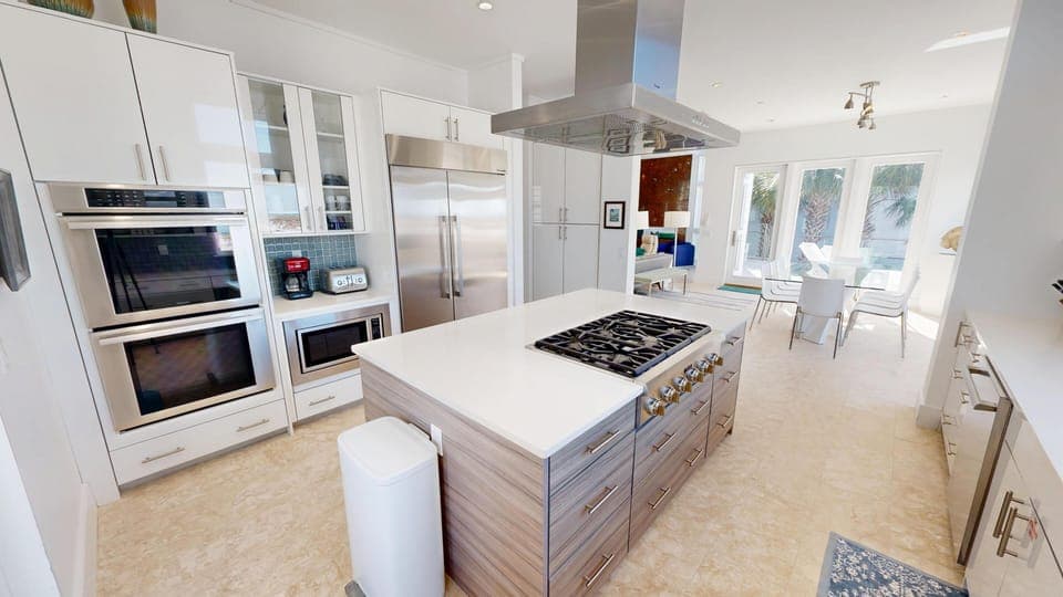 Kitchen (1st Floor)