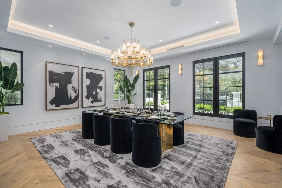 Villa Ruya by LuxJB: LA's finest vacation villas & mansion rentals by owners.
