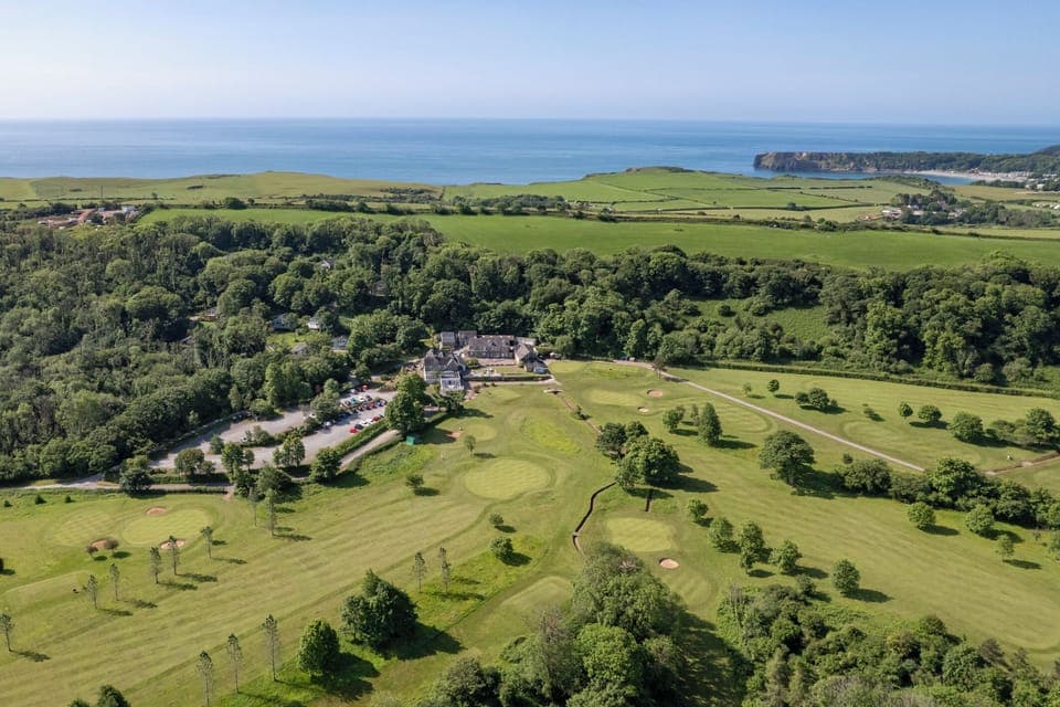 Luxury Lodge with Hot Tub