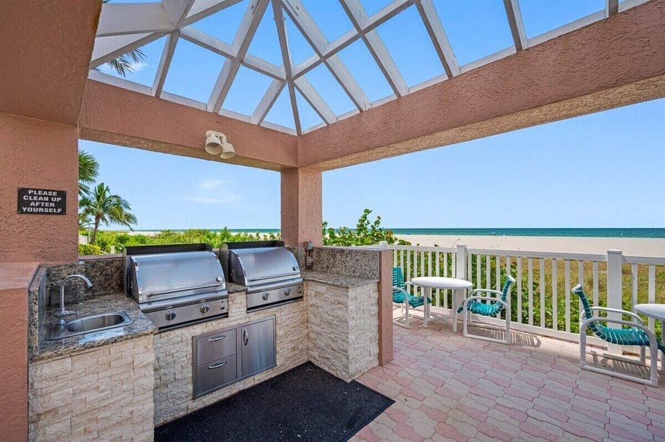 Common area with Grill