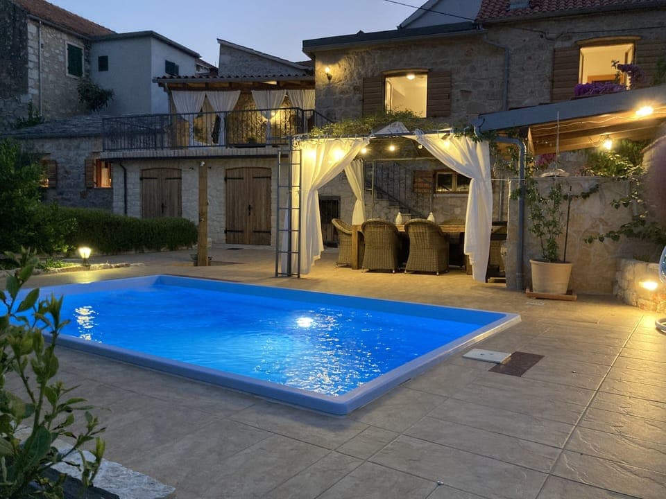 Il Melograno by night
