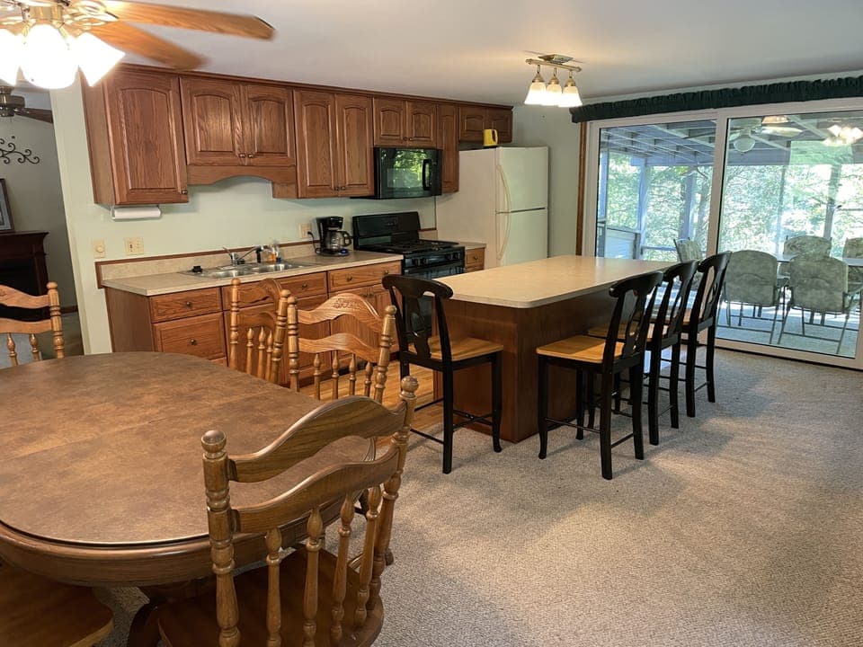 Eat in kitchen with gas stove