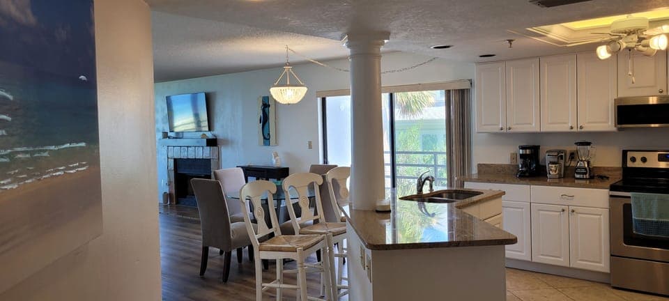 Den to Kitchen