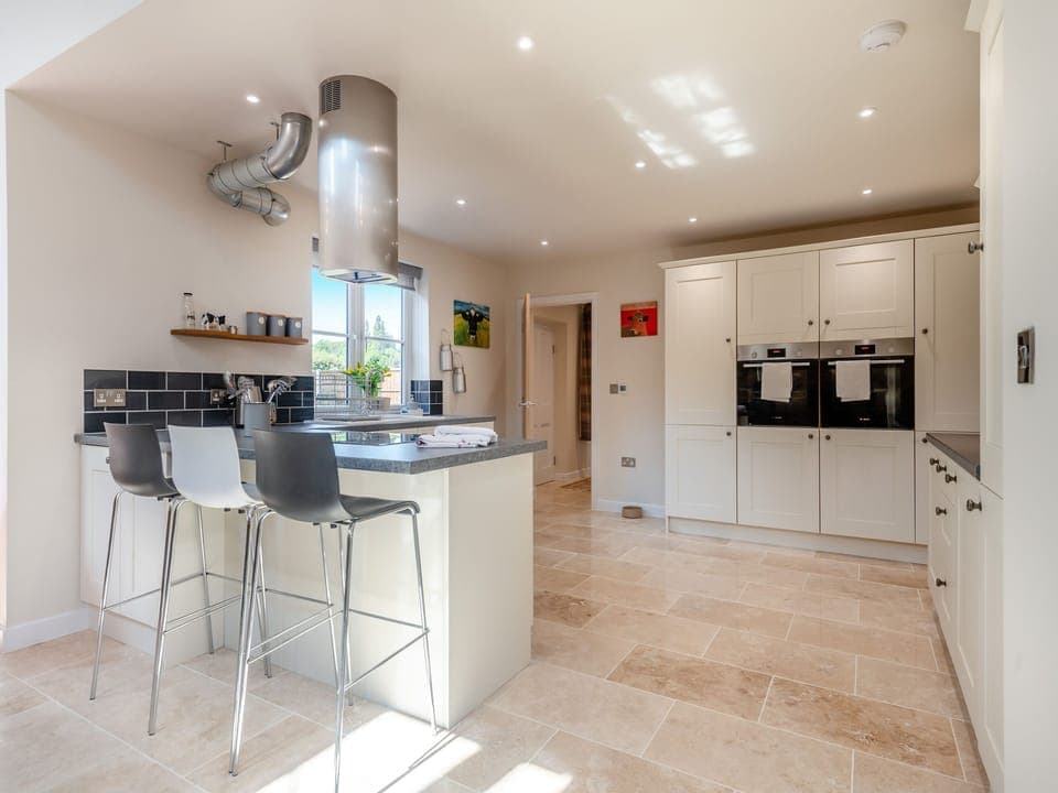 Kitchen | The Farmhouse - Bedborough Farm, Wimborne