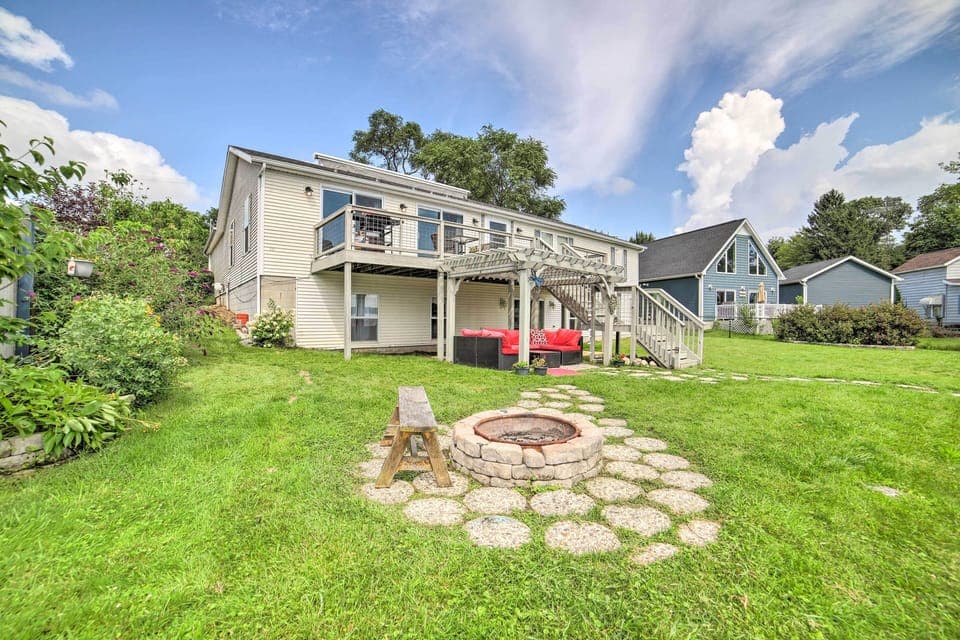 Michigan Center Vacation Rental | 5BR | 3BA | Step-Free Access | 3,024 Sq Ft