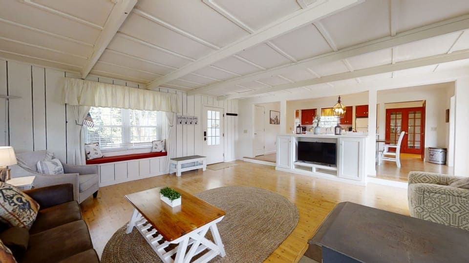 Flooring, Furniture, Indoors, Hardwood, Couch