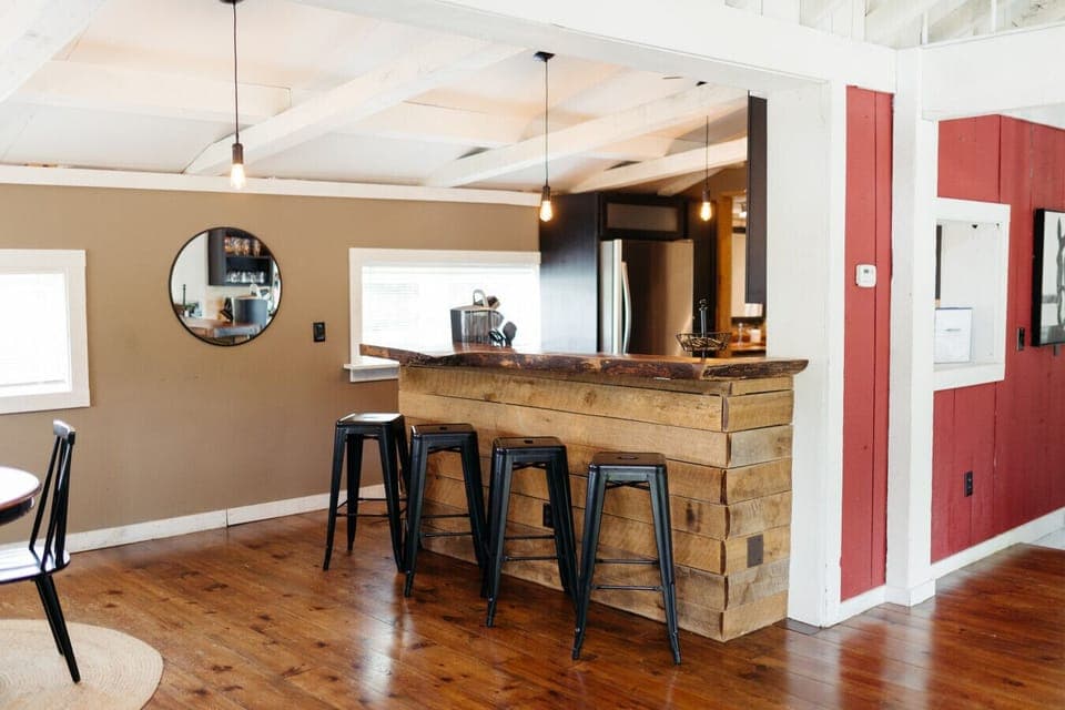 Island seating for 4