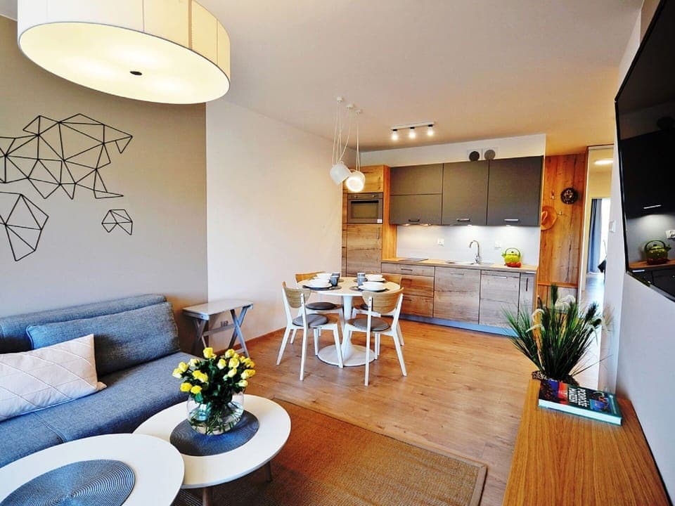 Table, Plant, Furniture, Property, Houseplant, Flower, Couch, Chair, Lighting, Interior Design