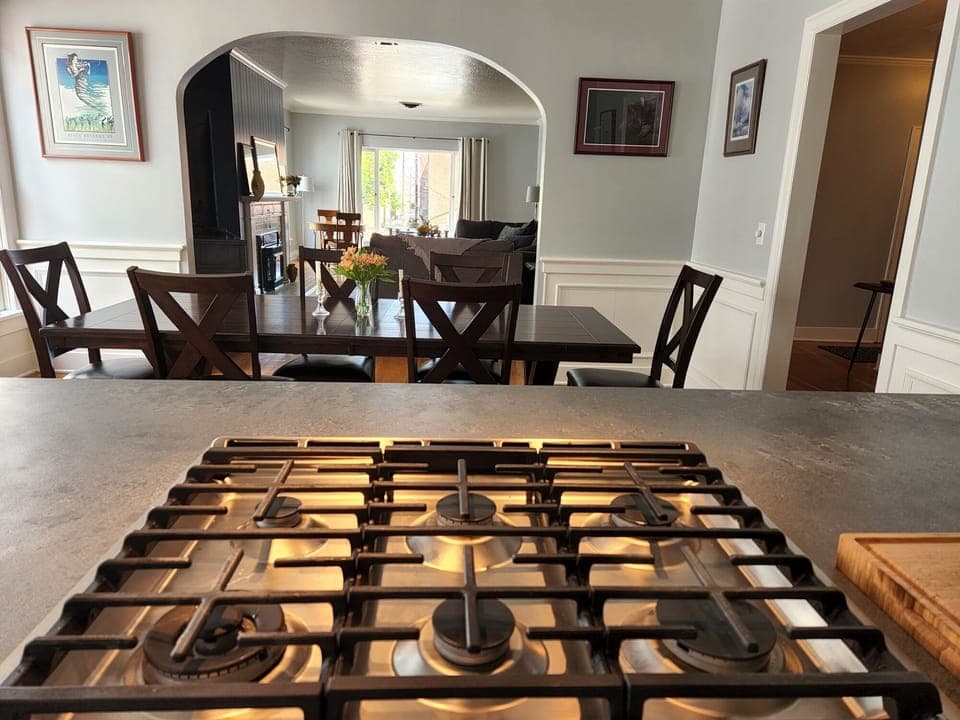 Over range and bar across the Dining Room and the front room. 