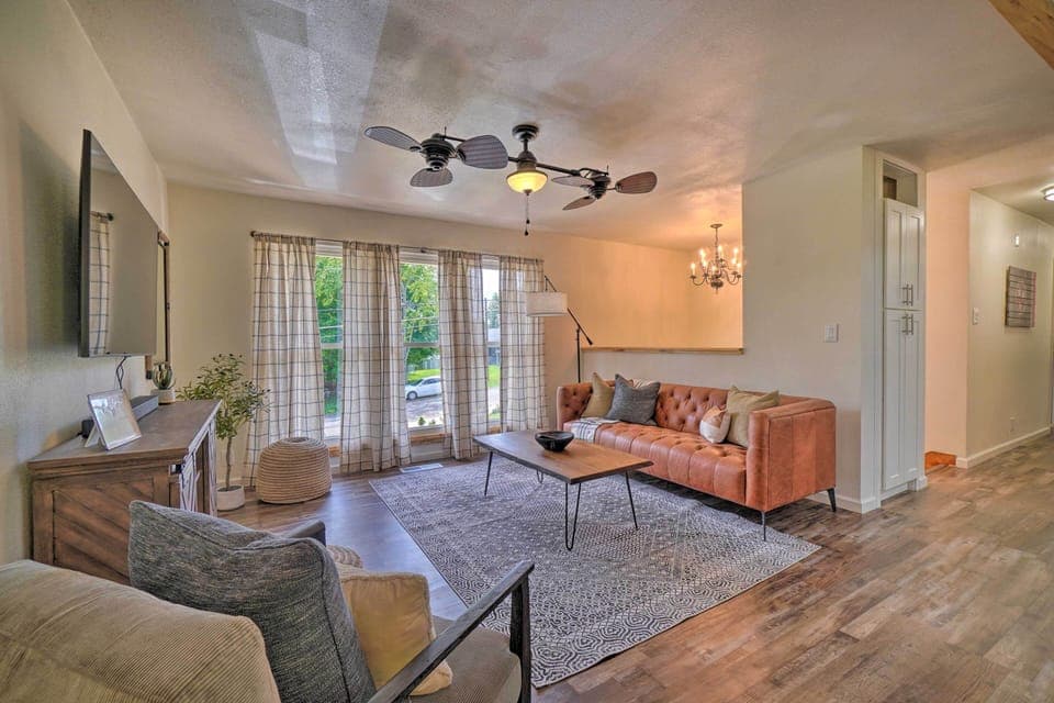 Knoxville Vacation Rental | 2,200 Sq Ft | 4BR | 3BA | Stairs Required