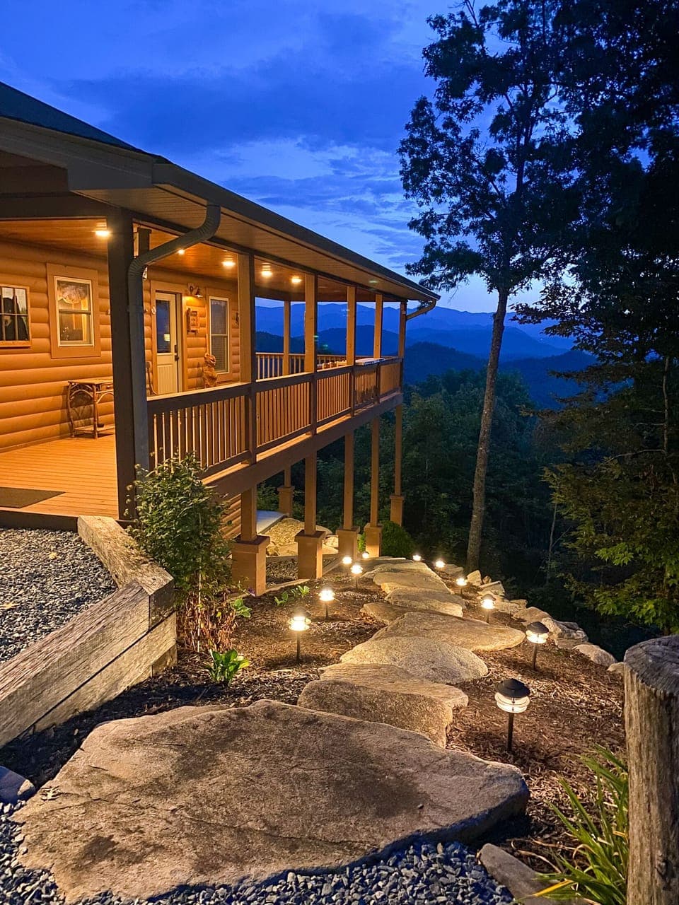 Exterior View - Exterior view of cabin