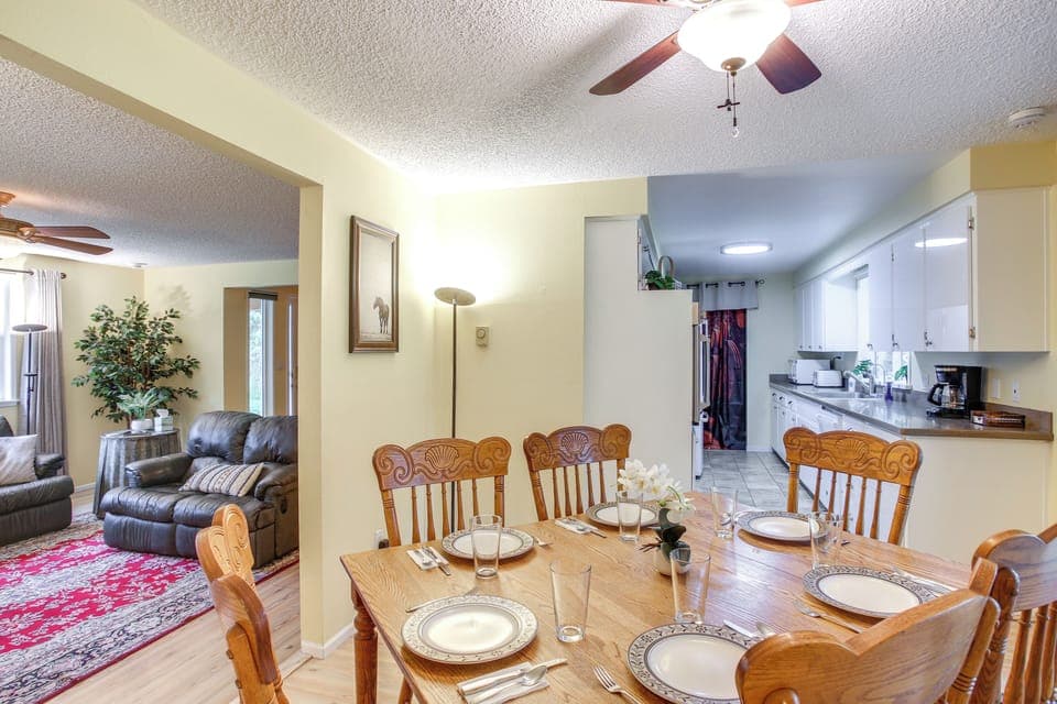 Dining Room | Dishware & Flatware Provided
